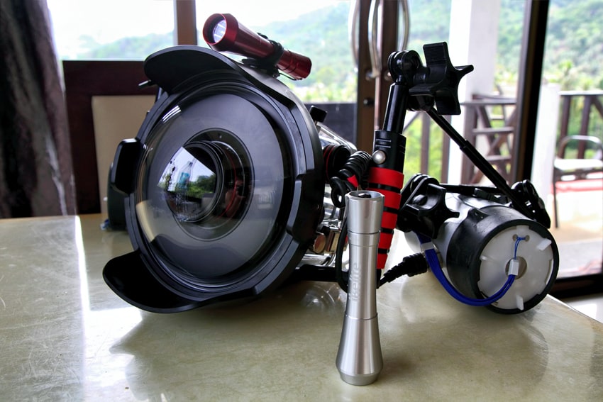 Understanding-The-Problem How To Get Water To Roll Off Camera Housing – Easy Diy Solutions!