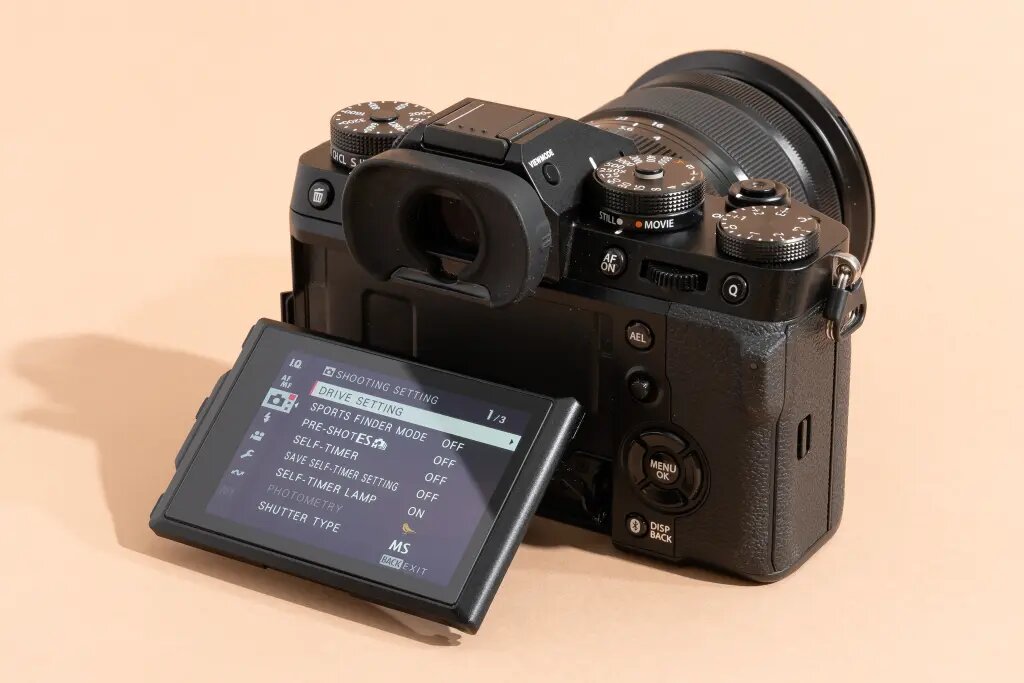 What-Is-The-Point-Of-A-Mirrorless-Camera What Is A Mirrorless Camera – A Compelet Guide!